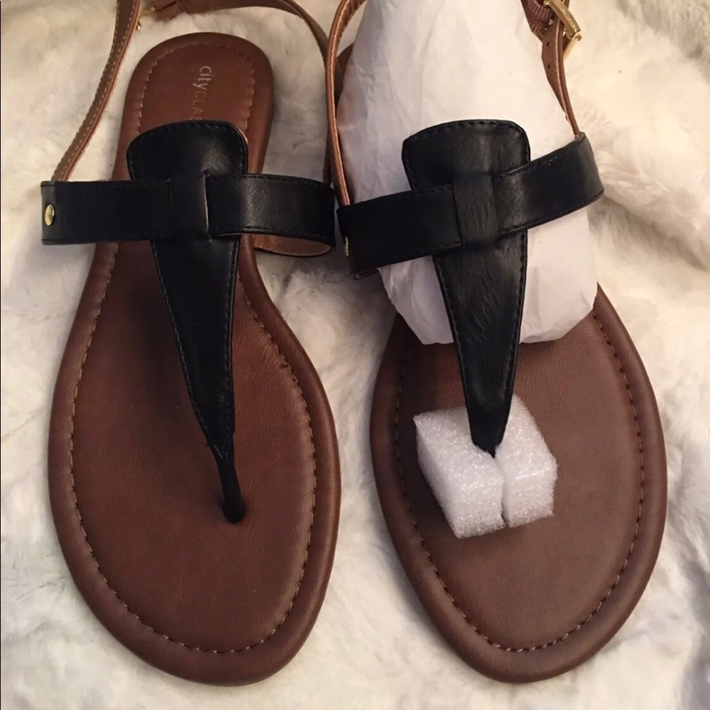 Sandals - Picture 2 of 5